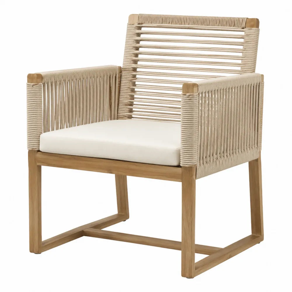 Silla de cuerda beige con estructura de madera